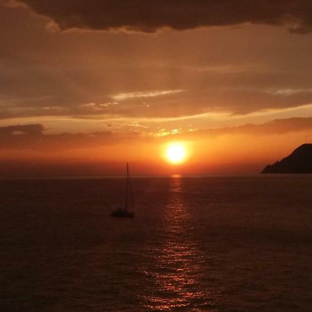 Ca'La Luna - In Centro Con Terrazza Riomaggiore Zewnętrze zdjęcie